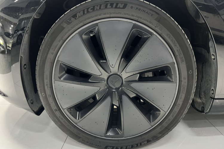 特斯拉 Model 3 2023款 后轮驱动版局部细节9002