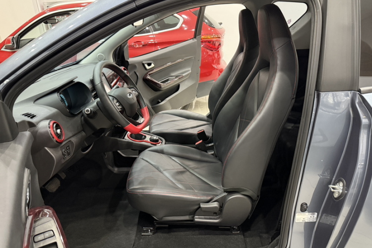 奇瑞 小蚂蚁 2022款 甜粉款 半糖版 磷酸铁锂 29.2kWh 30kW 301km局部细节19