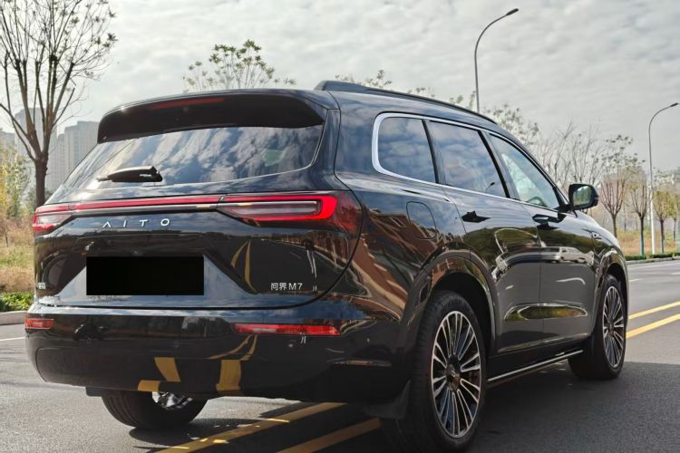 鸿蒙智行 问界M7 2024款 1.5T 智驾四驱Ultra版 6座车身外观6006