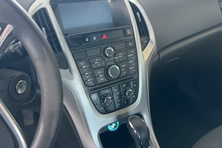 别克 英朗 2014款 XT 1.6L 自动时尚版局部细节16