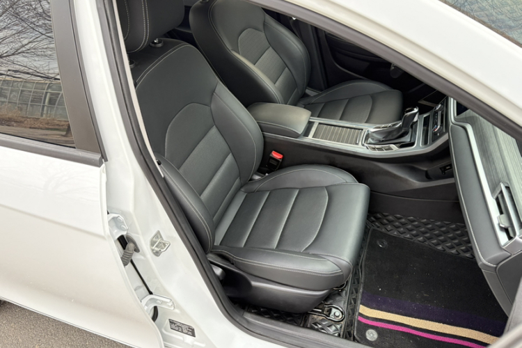 吉利汽车 帝豪 2021款 UP 1.5L CVT豪华型局部细节41