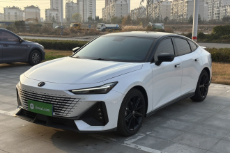 长安UNI-V 2022款 1.5T 尊贵型