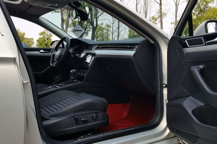 大众 迈腾 2019款 330TSI DSG 领先型 国V中控内饰7006