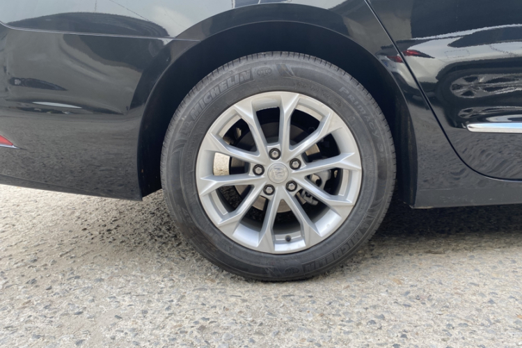 别克 君越 2022款 552T 豪华型车身外观6009