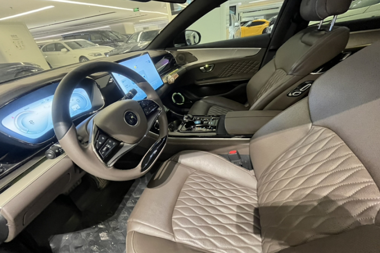 比亚迪 汉 2023款 DM-i 冠军版 121KM 尊贵型局部细节22