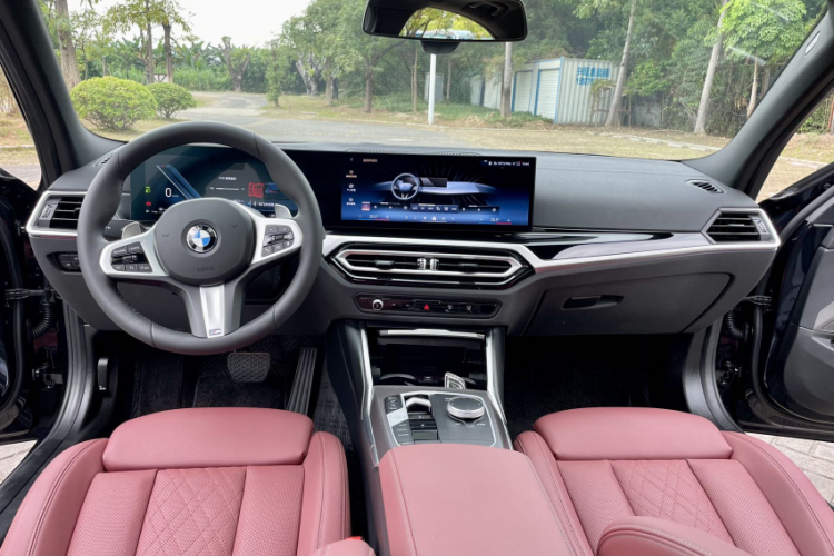 宝马3系 2024款 325i M运动曜夜套装中控内饰7001