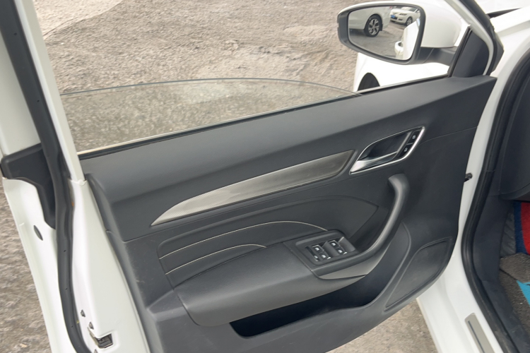 荣威i6 2018款 20T 自动旗舰版中控内饰7008