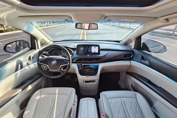 别克GL8 2022款 陆上公务舱 652T 豪华型中控内饰7002