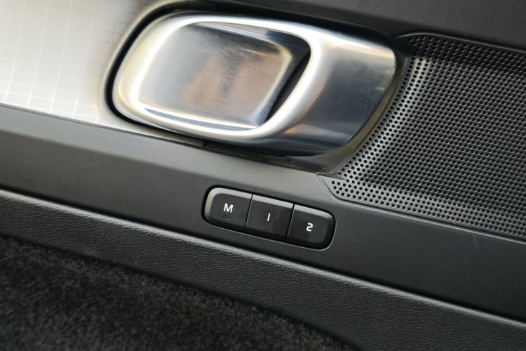 沃尔沃XC40 2022款 T4 四驱智行时尚版局部细节9003