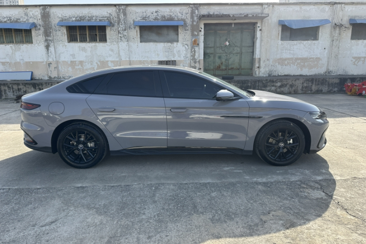 比亚迪 汉 2025款 DM-i 125KM精英型车身外观6006