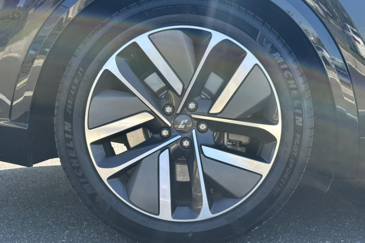 理想汽车 理想L9 2024款 Pro车身外观6003