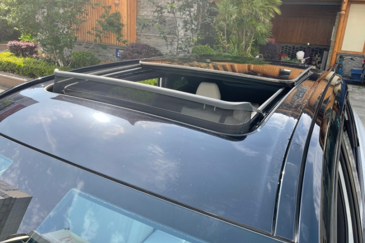 吉利银河 银河L7 2023款 1.5T 115km 星舰车身外观6010