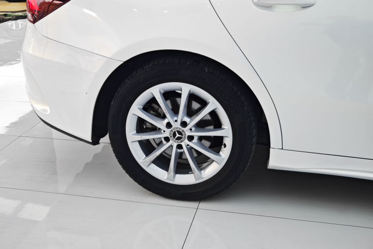 奔驰A级 2019款 A 200 L 运动轿车车身外观6006