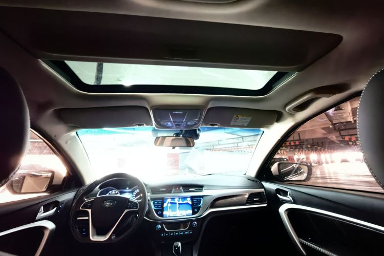 吉利汽车 帝豪 2017款 三厢百万款 1.5L CVT向上版中控内饰7007