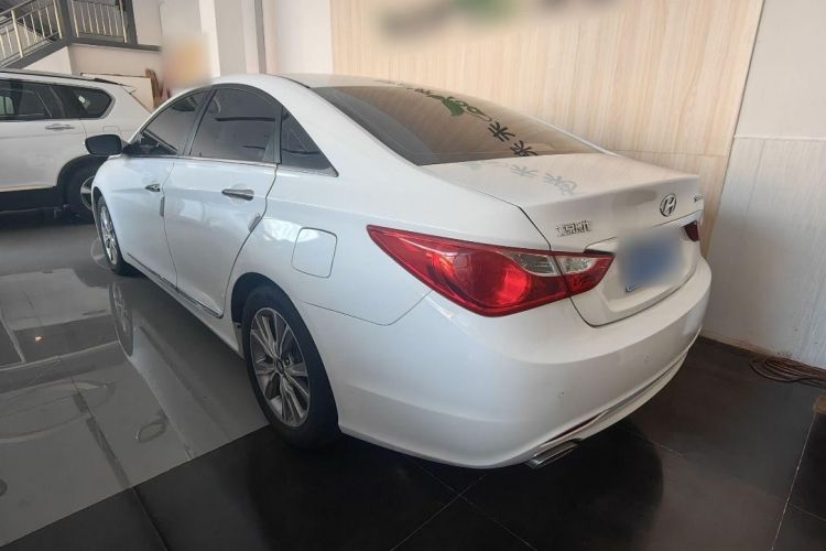 现代 索纳塔 2015款 经典 2.0L 自动豪华版车身外观6001