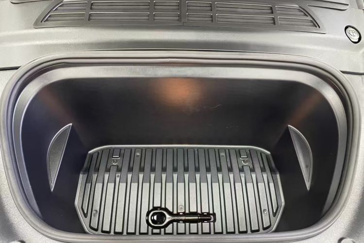 特斯拉 Model Y 2022款 改款 长续航全轮驱动版车身外观6006