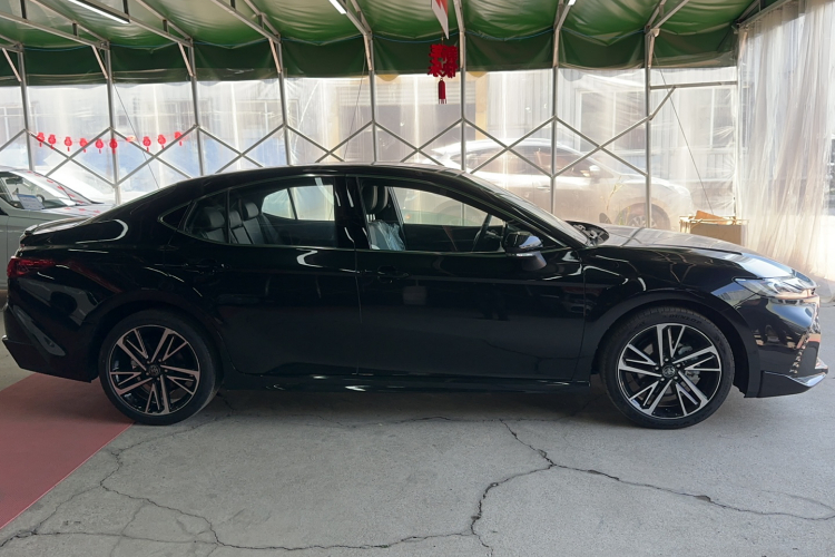 丰田 凯美瑞 2024款 2.0S 运动版车身外观6002