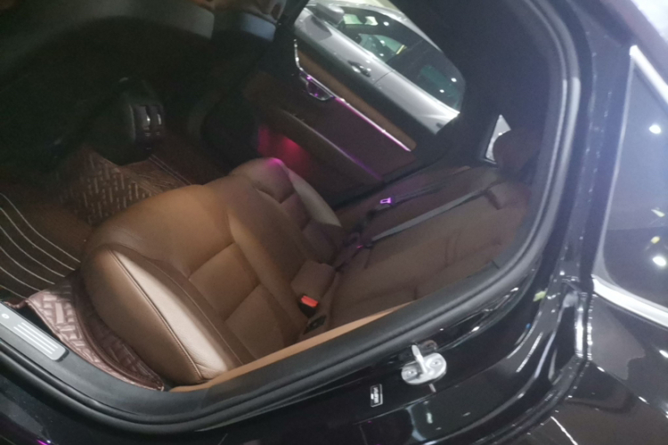 沃尔沃S90 2024款 B5 智逸豪华版中控内饰7003