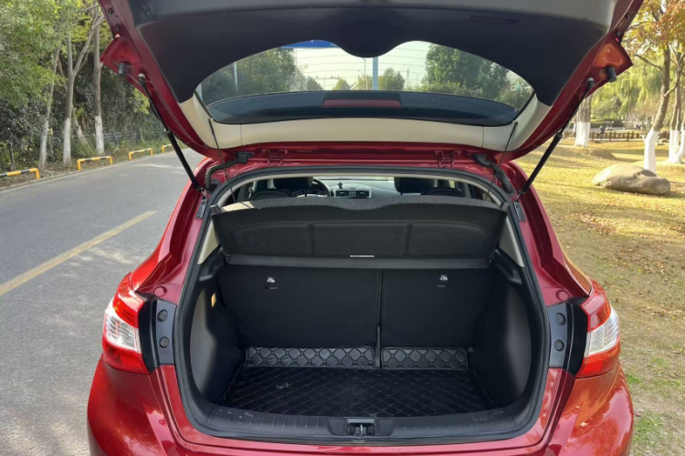 日产 骐达TIIDA 2016款 1.6L CVT智行版中控内饰7003