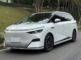 小鹏X9 2025款 740超长续航 Max