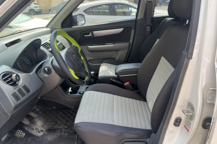 铃木 雨燕 2013款 1.3L 手动超值版中控内饰7002