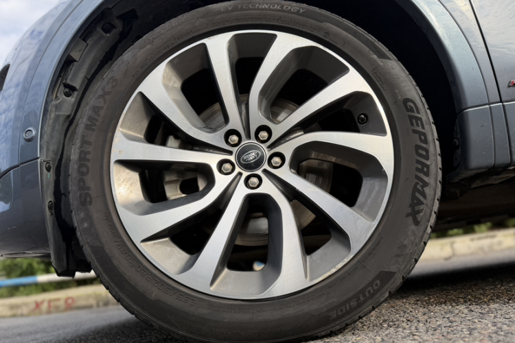 路虎 发现运动版 2020款 249PS R-Dynamic 性能科技版 5座车身外观6010