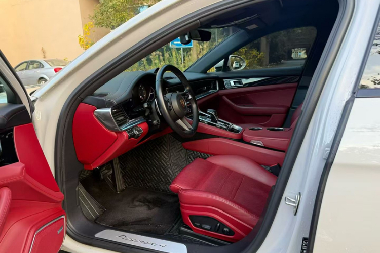 保时捷 2022款 Panamera 4 行政加长版 2.9T中控内饰7002