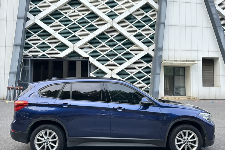 宝马X1 2019款 sDrive18Li 时尚型车身外观6007