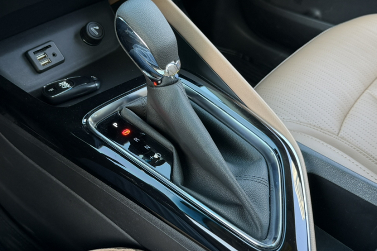 别克GL6 2021款 323T 轻混动互联豪华型局部细节18