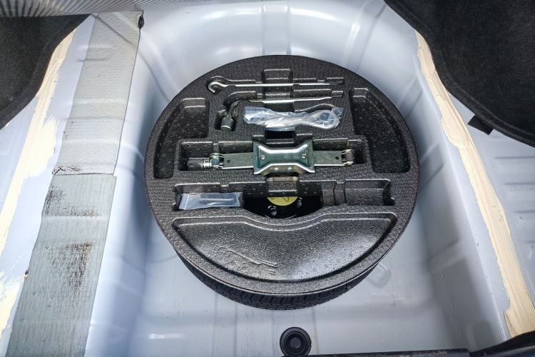 日产 轩逸 2024款 经典 1.6XL CVT豪华版局部细节9002