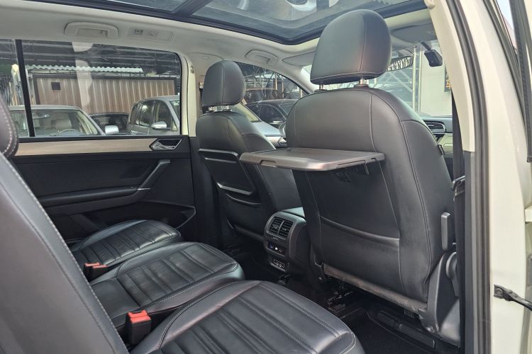 大众 2018款 途安L 280TSI DSG拓界版 7座 国V中控内饰7008