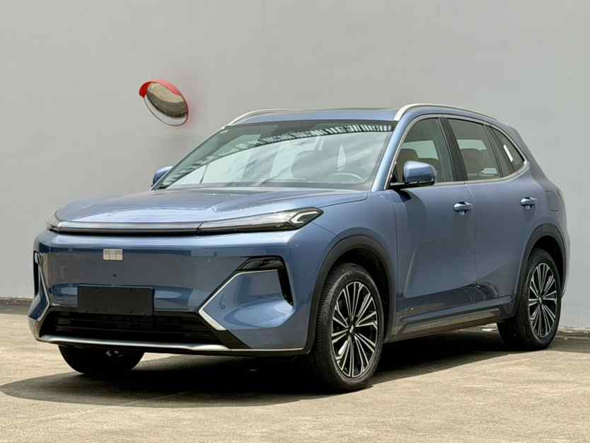 吉利银河 银河星舰7 EM-i 2025款 120km 领航版(1)