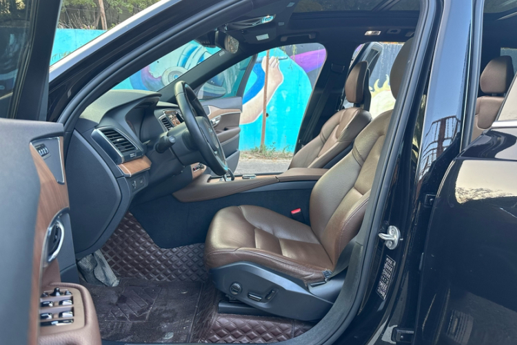 沃尔沃XC90 2022款 B5 智行豪华版 5座中控内饰7002