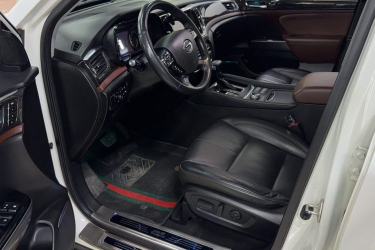 广汽传祺 传祺GS8 2017款 320T 四驱豪华智联版（七座）中控内饰7004