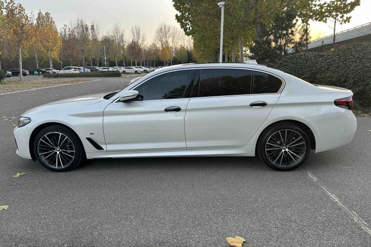 宝马5系 2022款 改款 530Li 领先型 M运动套装车身外观6008