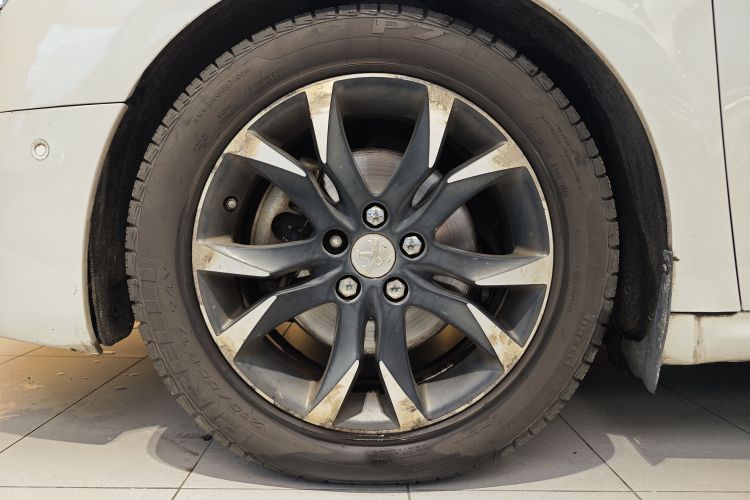 标致508 2013款 2.3L 两周年纪念 自动旗舰版车身外观6006