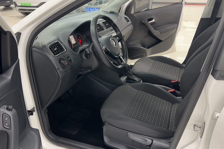 大众 Polo 2018款 1.5L 自动安享型中控内饰7003
