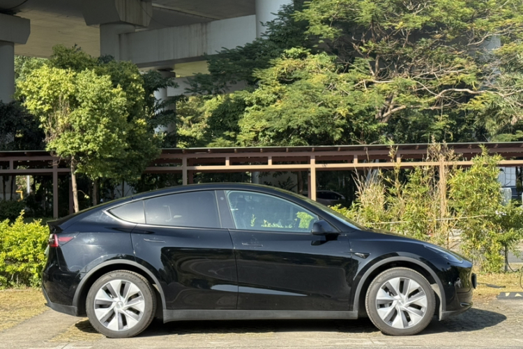 特斯拉 Model Y 2022款 后轮驱动版车身外观6005