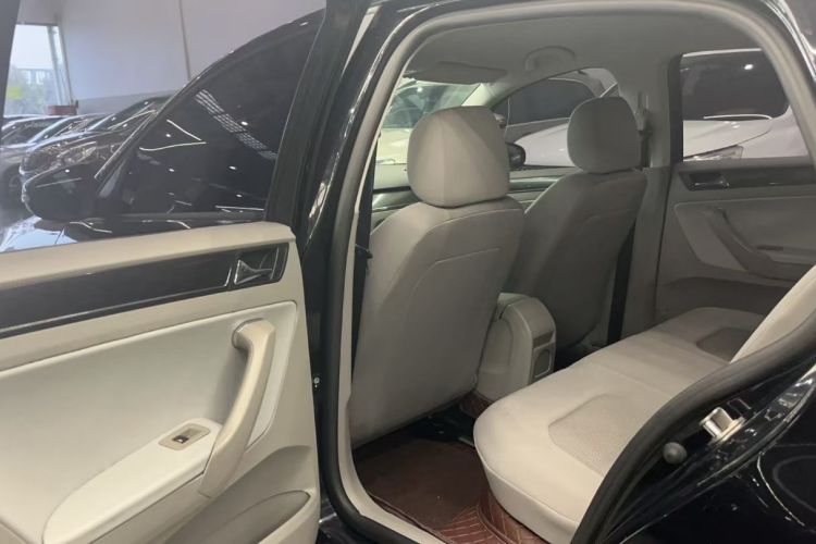 大众 宝来 2014款 1.6L 自动时尚型中控内饰7003