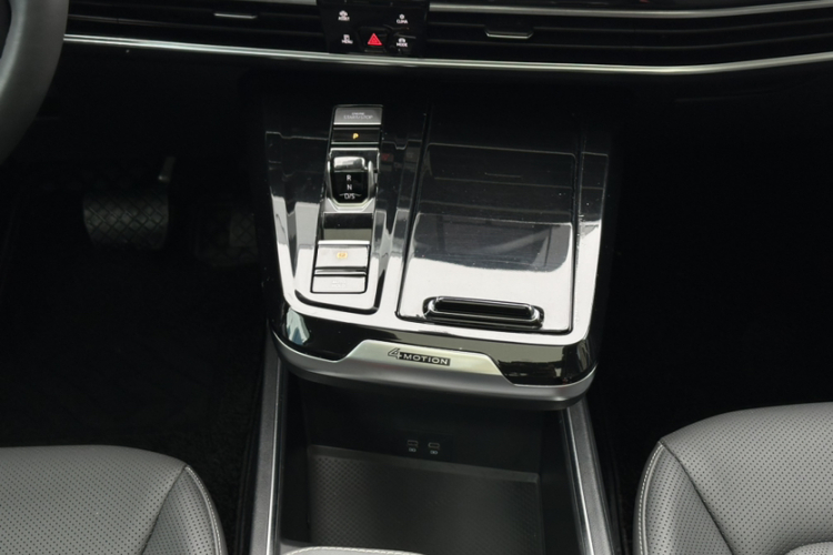 大众 揽境 2024款 380TSI 四驱豪华佳境版Pro 6座中控内饰7004