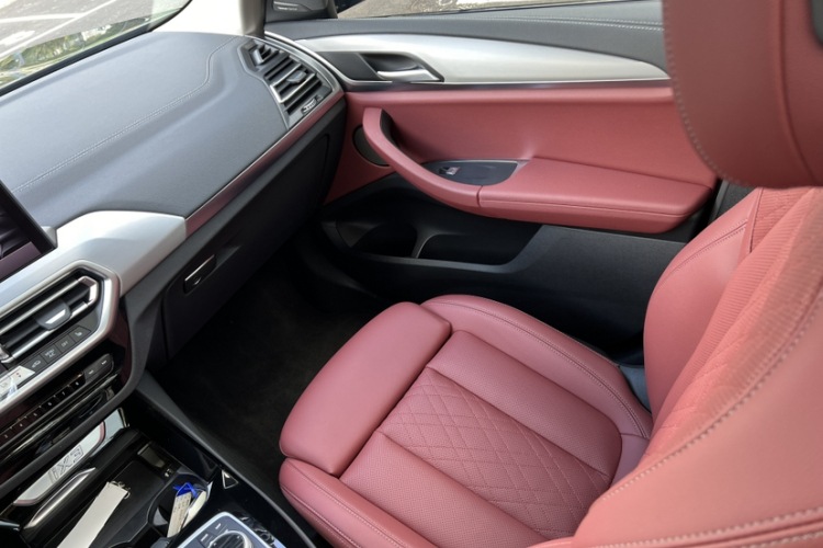 宝马iX3 2023款 创领型中控内饰7002