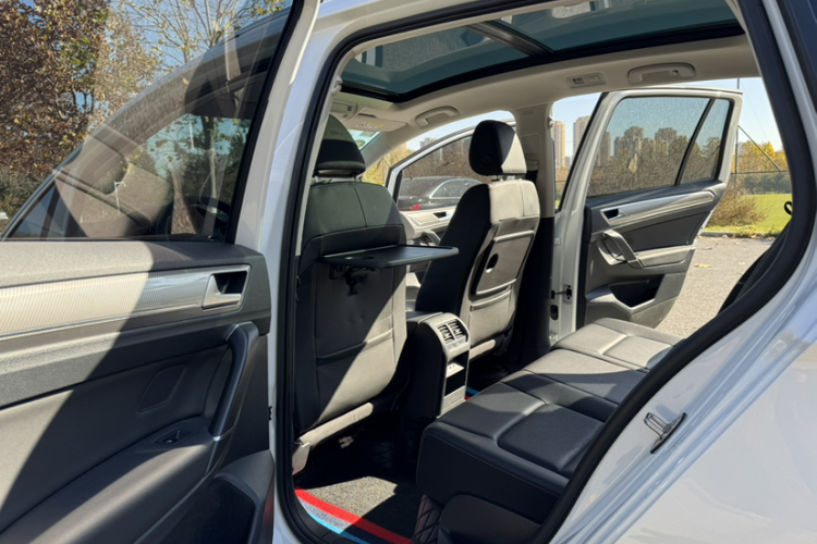 大众 高尔夫·嘉旅 2020款 280TSI 自动好奇型中控内饰7006