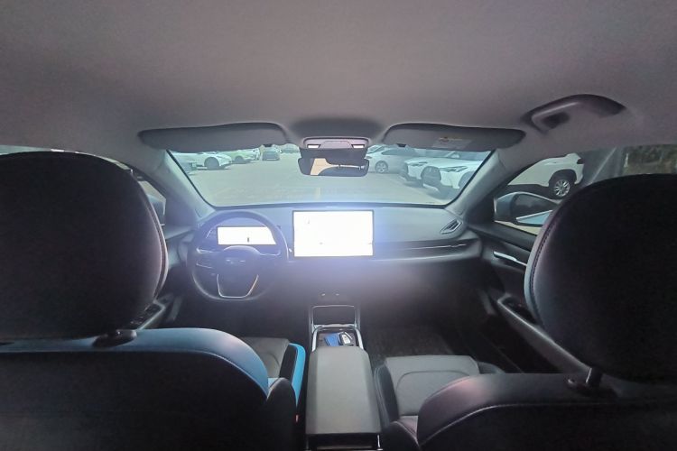 吉利几何G6 2022款 620 新乐型中控内饰7005