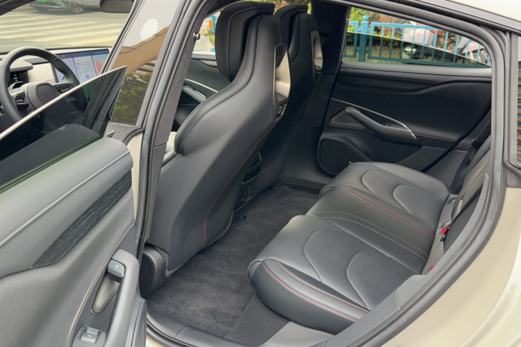 小米汽车 小米SU7 2024款 四驱超长续航高阶智驾Max版中控内饰7004