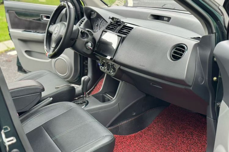 铃木 雨燕 2016款 1.5L 自动时尚型酷玩版中控内饰7002