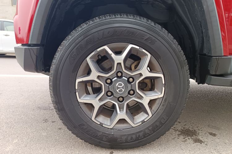 北京越野 北京BJ40 2018款 PLUS 2.3T 自动四驱旗舰版 国V车身外观6008