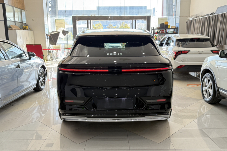 极氪7X 2025款 75kWh 后驱智驾版车身外观6003