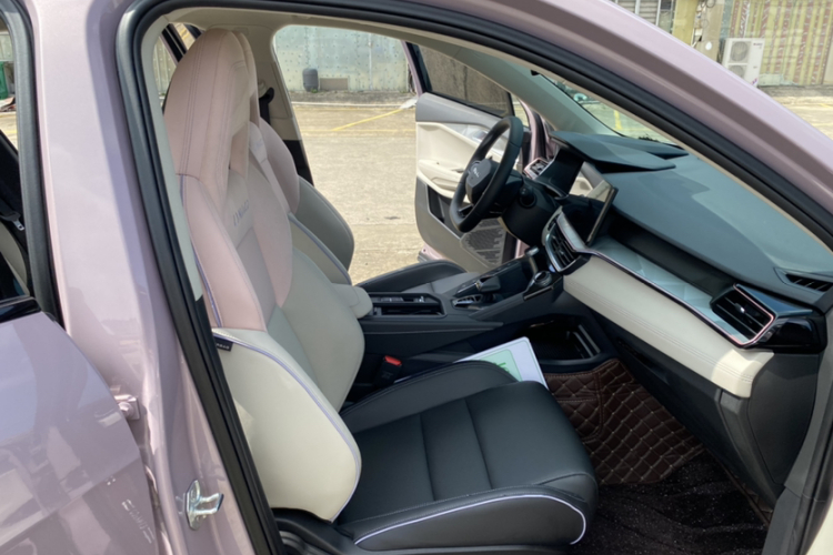 领克06 EM-P 2023款 1.5T Remix PHEV Shero中控内饰7004