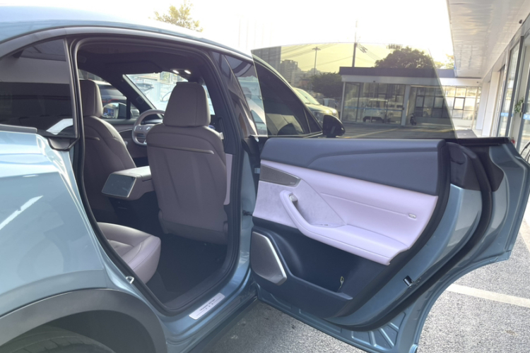 乐道L60 2024款 60kWh 后驱版中控内饰7007