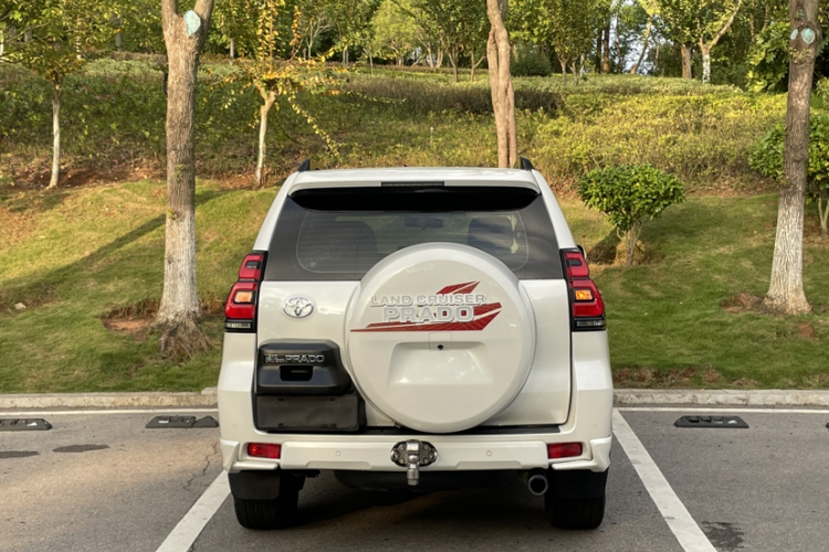 丰田 普拉多 2019款 3.5L 自动TX-L尊享版后挂备胎车身外观6006